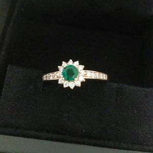 Emerald and Diamond yellow gold ring